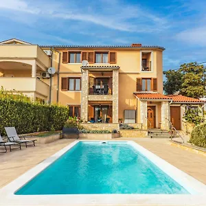 Krasa Sea View Apartmants With Pool , Ližnjan Kroatien